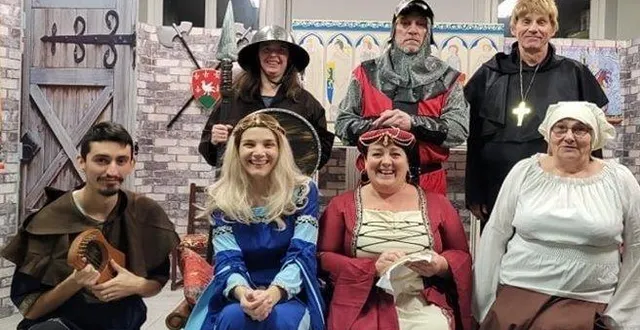 photo  les comédiens du théâtre du haut maine vont vous faire rire.  &copy;  le maine libre 