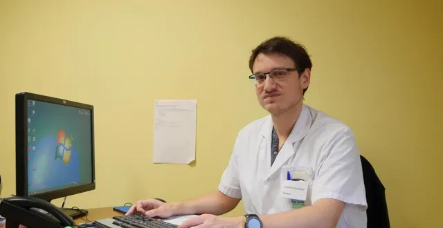 photo  jérémy lellouch, le président de la commission médicale d’établissement du pôle santé sarthe et loir, a voulu adresser un message positif et enthousiaste pour 2023, même si le contexte n’est pas simple.  &copy;  archives ouest-france 