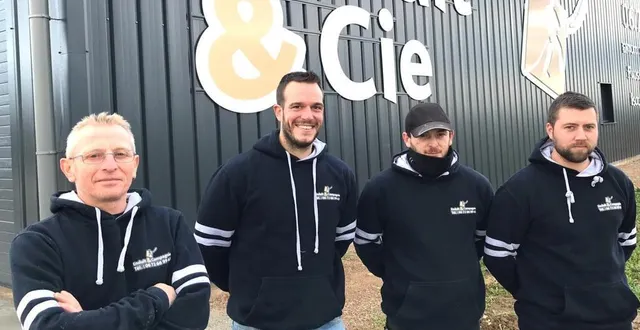 photo  l’équipe se rend sur les chantiers ensemble tous les jours.  &copy;  le maine libre 