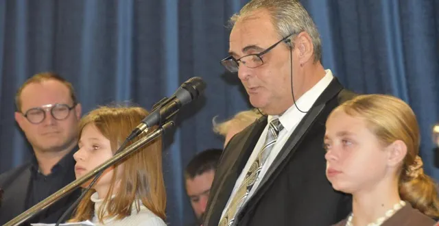 photo  xavier jamois a présenté ses vœux aux côtés du cmj.  &copy;  le maine libre 