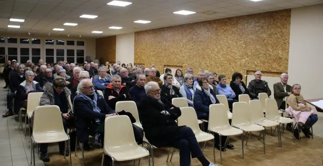 photo  la population de villeneuve-en-perseigne était conviée à la cérémonie des vœux du conseil municipal.  &copy;  le maine libre 