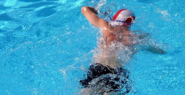 photo  la piscine de candé devrait fermer le 30 juin 2023.  &copy;  fotolia 