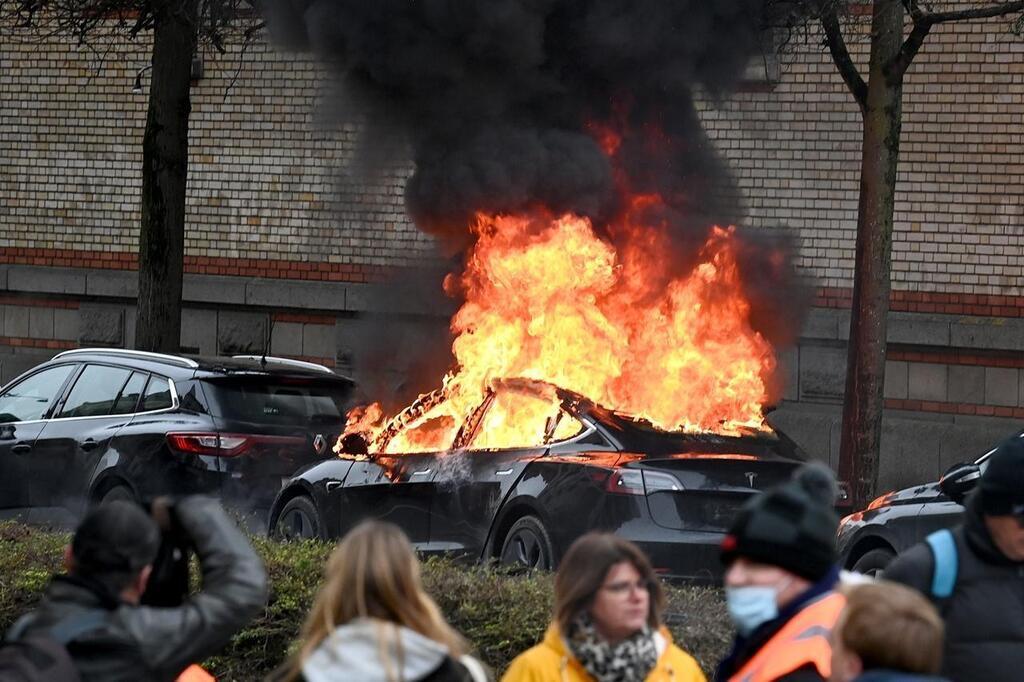 Voitures brûlées à Rennes : Vous vous levez et votre voiture est cramée,  c'est honteux