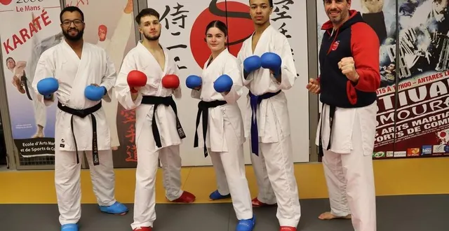 photo  quatre des cinq représentants du samouraï 2000 pour l’open de paris : ossama kahrbou, thomas pemartin, sarah nicollo et logan menessier, avec dimitri deniau.  &copy;  ouest-france 