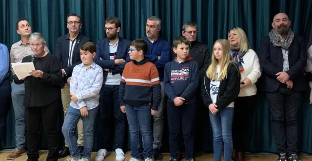 photo  ghislaine leviau a adressé ses vœux pour la première fois aux védaquais, venus en nombre vendredi soir.  &copy;  ouest-france 