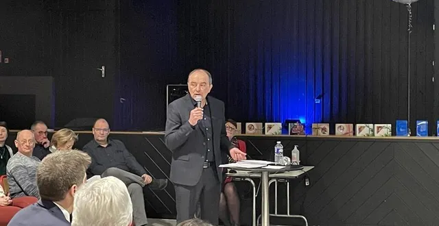 photo  stéphane terrier, maire de saint-georges-des-groseillers, lors des vœux 2023 aux habitants, le 19 janvier 2023 salle lecocq.  &copy;  ouest-france 