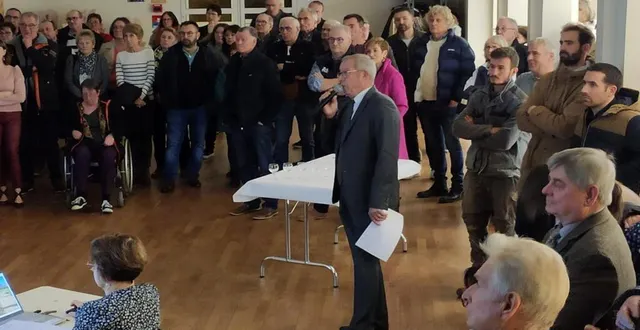 photo  guy cosme, maire, a salué le dynamisme de sa commune.  &copy;  ouest-france 