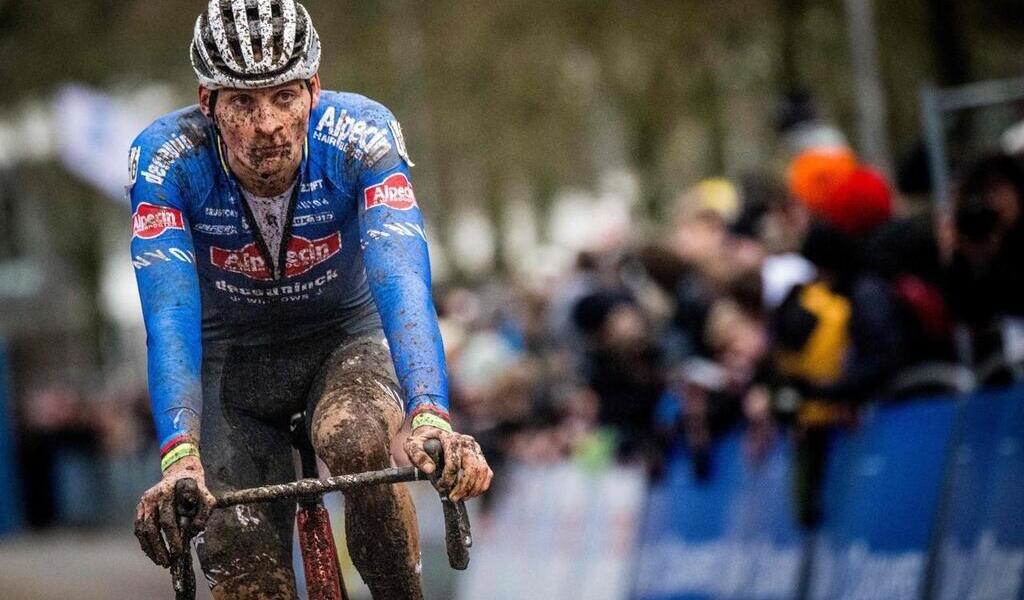 Cyclocross. Mathieu van der Poel préparera les Mondiaux à Besançon