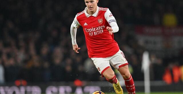 photo  à 24 ans, martin odegaard est le capitaine d’arsenal.  ©  photo : glyn kirk/afp 