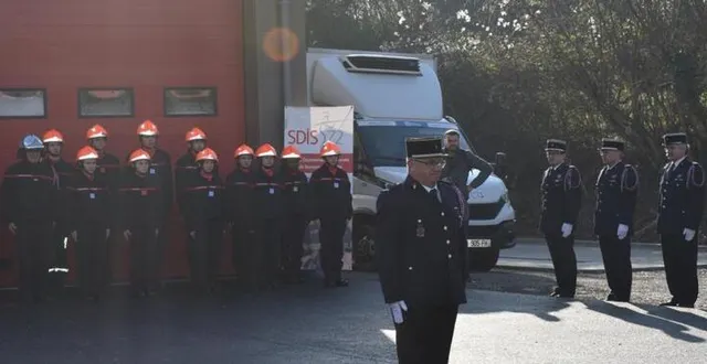 photo  l’adjudant-chef pascal cottereau, nouveau chef de centre.  &copy;  le maine libre 