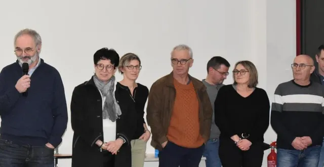 photo  thierry renvoizé, maire, lors des vœux à la salle des fêtes.  &copy;  le maine libre 