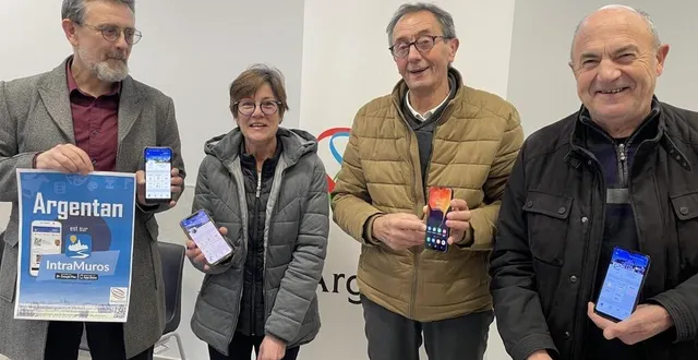photo  de gauche à droite : denis lepagneul (webmaster ville d’argentan), brigitte gasseau (maire de sévigny), michel lerat (maire de boischampré) et alain lolivier (maire d’écouché-les-vallées) lors de la présentation d’intramuros.  &copy;  ouest-france 