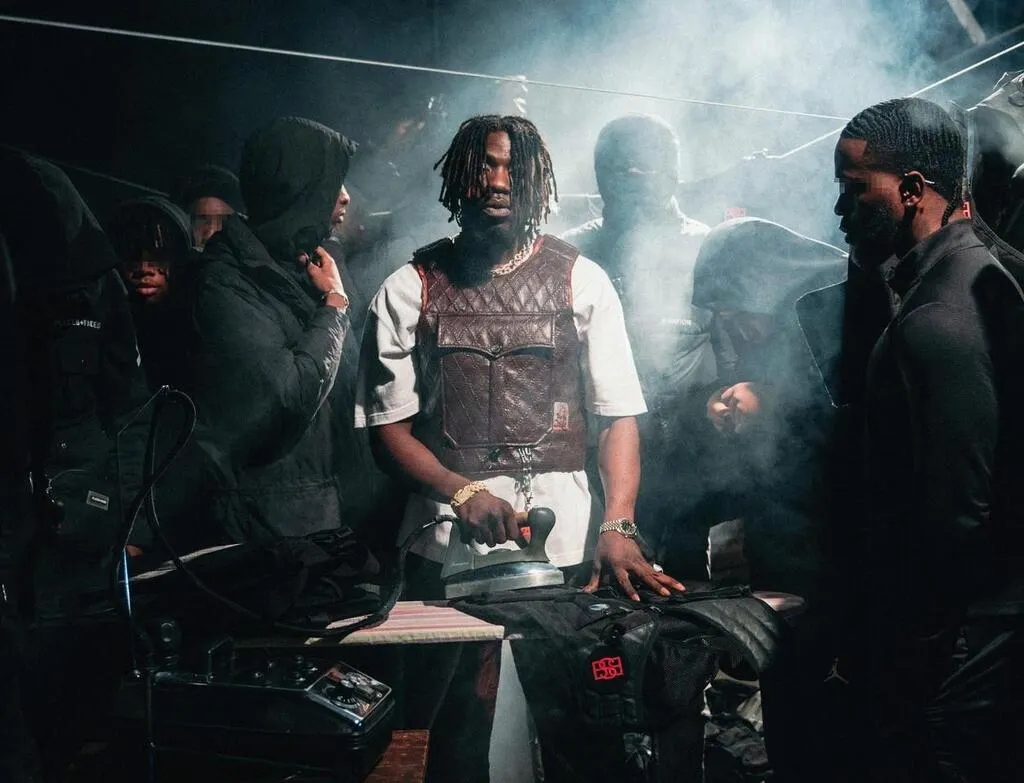 Qui est Gazo, le rappeur français qui a vendu plus d’albums que Jul et Angèle en 2022