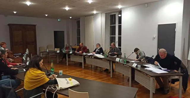 photo  lors du premier conseil municipal de 2023, les élus ont beaucoup parlé des travaux en cours.  &copy;  le maine libre 