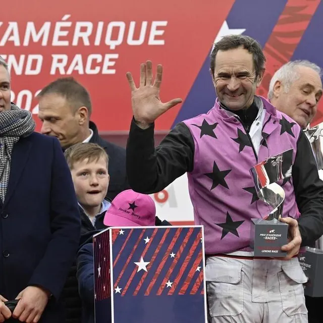 photo jean-michel bazire remporte son cinquième prix d’amérique égalisant avec franck nivard.  ©  thomas brégardis/ ouest-france