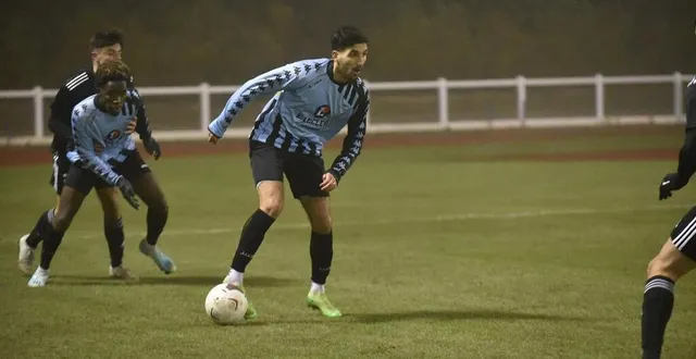 photo  kara a marqué sur penalty pour argentan.  &copy;  archives joseph thouin 