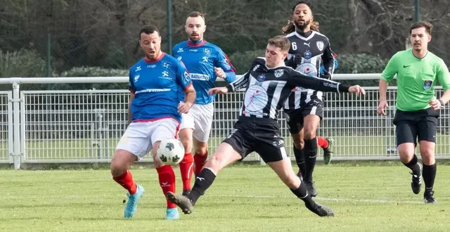 photo  le spayen florian pousse (en noir et blanc), pressé par clément rave.  &copy;  photo : dominique breugnot 