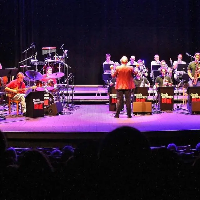 photo le big band de l'université frédéric-chopin varsovie a conclu le week-end, dimanche soir, scène joël-le theule.  ©  ouest-france