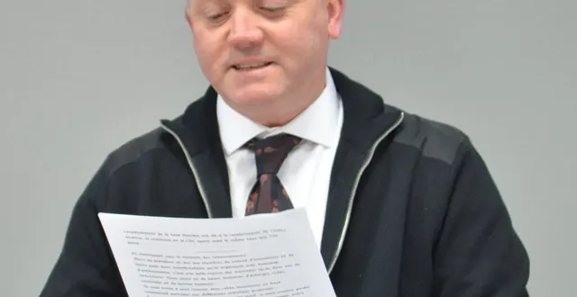 photo  le maire patrice verrier, lors des vœux à la population, samedi.  &copy;  ouest-france 