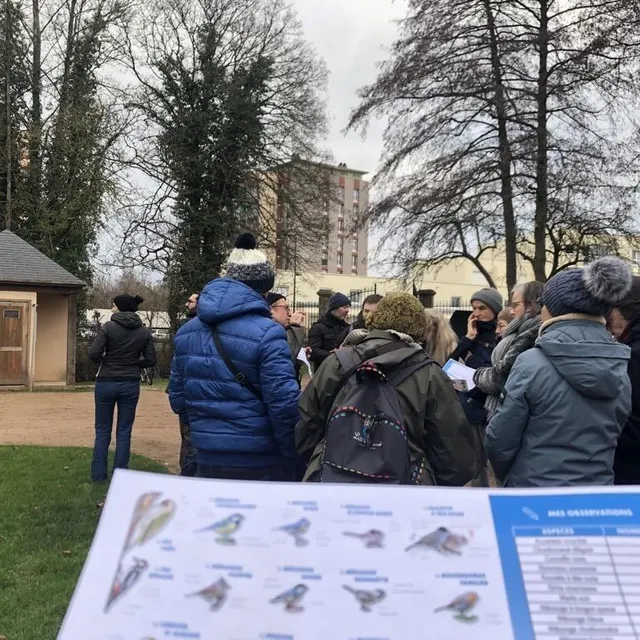 photo un petit fascicule avec les différentes espèces d’oiseaux était distribué aux participants.  ©  ouest-france