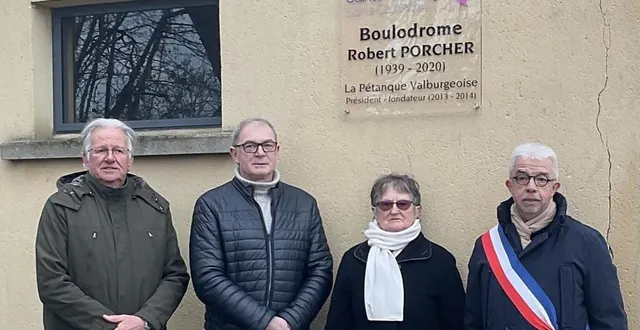photo  de gauche à droite : daniel clouet, éric et marie-thérèse porcher, philippe bigot.  &copy;  ouest-france 