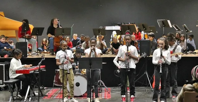 photo  les élèves musiciens de saint-exupéry se sont produits en concert, lundi 30 janvier 2023, salle madeleine-marie, à sablé-sur-sarthe.  &copy;  ouest-france 