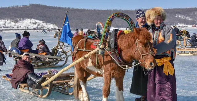photo  photo tirée du film « quand l’eau devient glace en mongolie » de graziella et angelo lunetta.  &copy;  graziella et angelo lunetta 