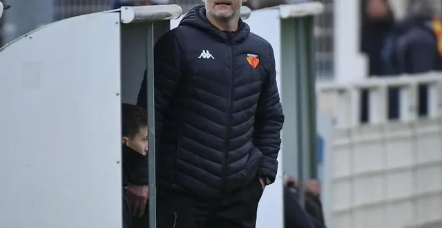 photo  olivier pignolet et ses joueurs sont tombés sur plus fort à fontenay.  &copy;  archives le maine libre – yvon loué 