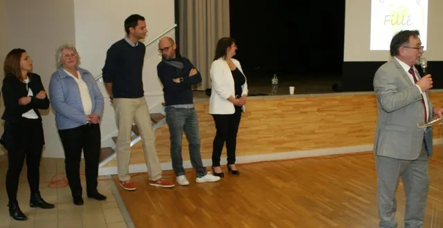 photo  le maire de fillé-sur-sarthe luc-marie faburel (à dr) a présenté les vœux du conseil municipal à la population.  &copy;  le maine libre 