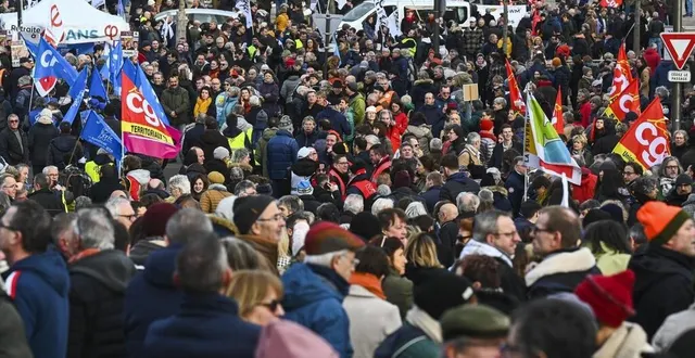 photo  mardi 7 février, les manifestants ont de nouveau rendez-vous à 13 h 30 sur la place des jacobins au mans.  &copy;  archives le maine libre – denis lambert 