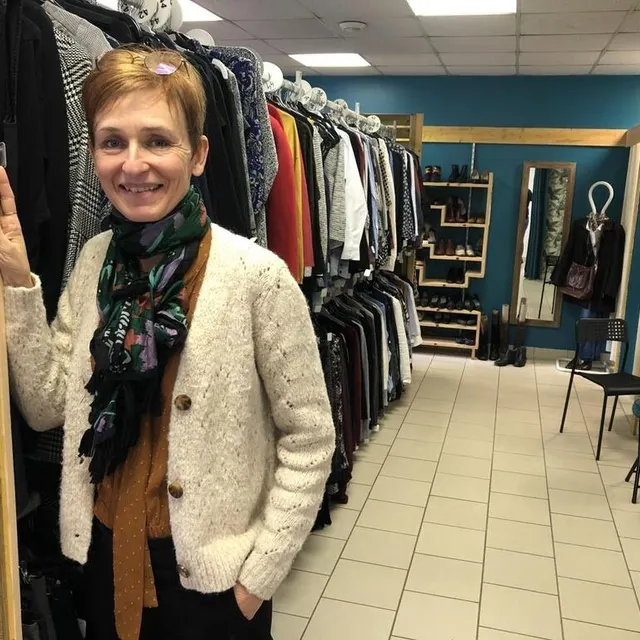 photo blandine landoas est la directrice de la cravate solidaire. l’association a encore accompagné près d’un millier de bénéficiaires l’an dernier.  ©  photo le maine libre