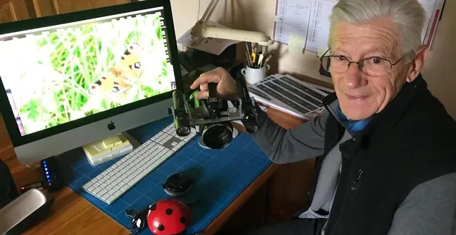 photo  pour mieux filmer le monde des insectes, andré marseul n’a pas hésité à adapter entièrement ses appareils photos.  &copy;  ouest-france 