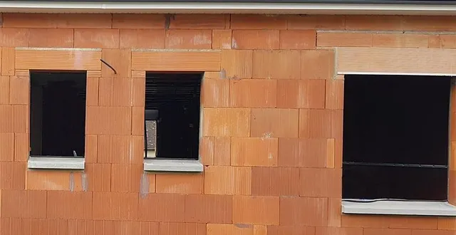 photo  toutes les fenêtres de cette maison en construction, à lombron (sarthe), ont été volées dans la nuit du samedi 4 au dimanche 5 février 2023.  &copy;  victimes 