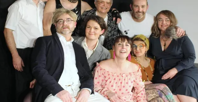 photo  la troupe les tréteaux de la bluterie, invitée par le comité des fêtes, a joué « 5 à 7 à surprises ».  &copy;  le maine libre 