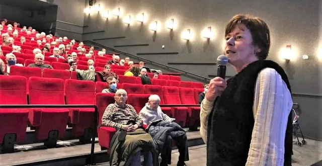 photo  l’adjointe françoise rachet lors de la présentation du programme annuel du pôle seniors au cinéma le kid de la flèche, le lundi 9 janvier 2023.  &copy;  le maine libre 