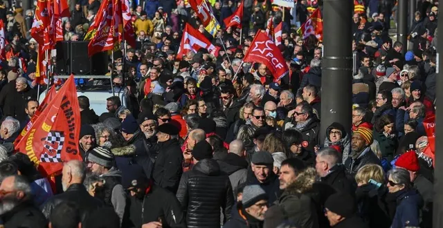photo  troisième journée de mobilisation au mans, ce mardi 7 février, contre la réforme des retraites.  &copy;  le maine libre - denis lambert 