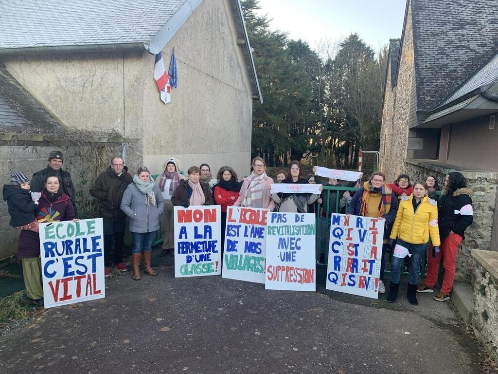 Ploura’ch. Au RPI, La Contestation Se Durcit Contre Une Fermeture De ...