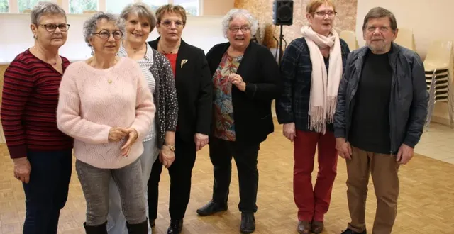 photo  daniel besnard, président (à droite), accompagné des membres du bureau.  &copy;  ouest-france 