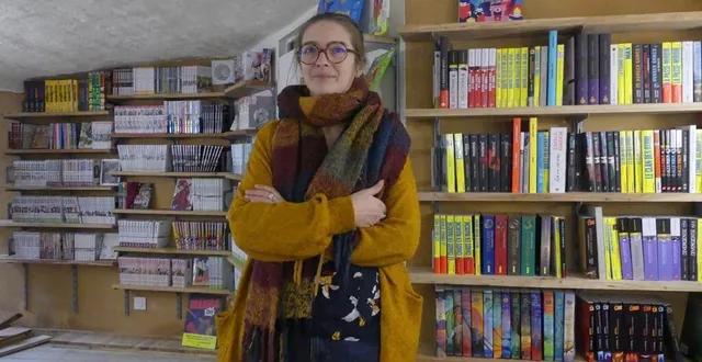 photo  marie lorin est là pour guider les visiteurs afin qu’ils trouvent des livres à leur goût.  &copy;  ouest-france 