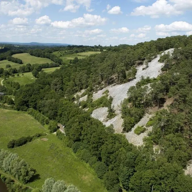 photo le belvédère des toyères, à proximité de saint-pierre-des-nids, vue du ciel.  ©  thomas brégardis / archives ouest-france