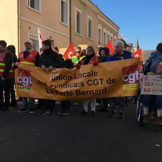 photo la cgt a emprunté le même itinéraire dans les rues de la ferté-bernard que lors de la précédente manifestation du 7 février 2023.  ©  le maine libre