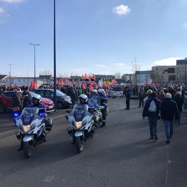 photo la manifestation du mans est sur le départ à 14 heures.  ©  photo le maine libre