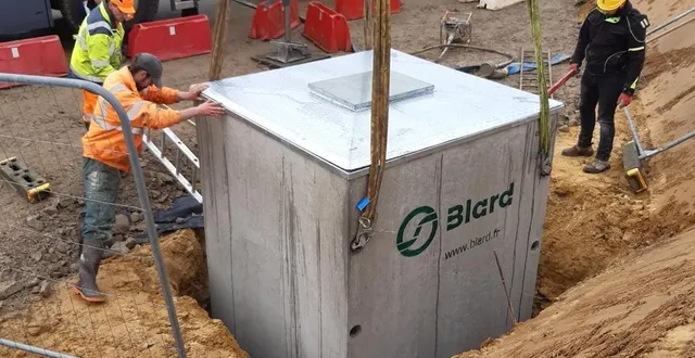 photo  les nouveaux conteneurs de verre en points d’apport volontaire s’installent sur les communes du territoire maine cœur de sarthe.  &copy;  le maine libre 