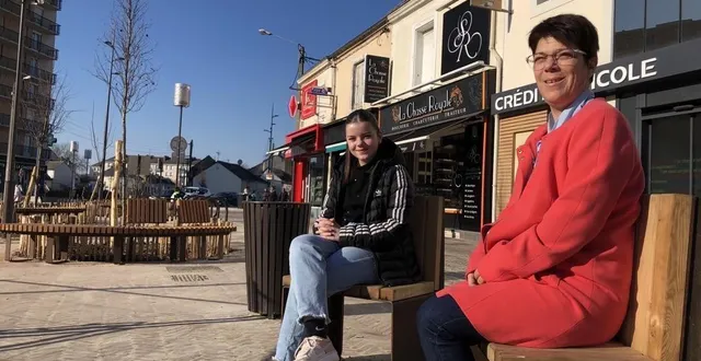 photo  les travaux, place de la chasse-royale au mans, sont presque terminés. andréa et cécile sont satisfaites.  &copy;  le maine libre 