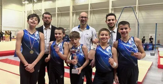 photo  l’équipe de nationale a 10-15 ans championne départementale, avec enzo defois, alexis cantel, ethan marquès, timéo supiot et enaël cantel.  &copy;  acpv 