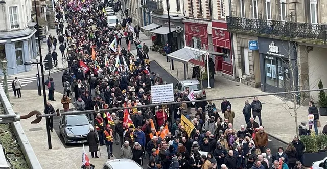 photo  à alençon, les manifestants étaient aux alentours de 1 200. du côté d’argentan, il y avait 700 personnes.  &copy;  ouest-france 