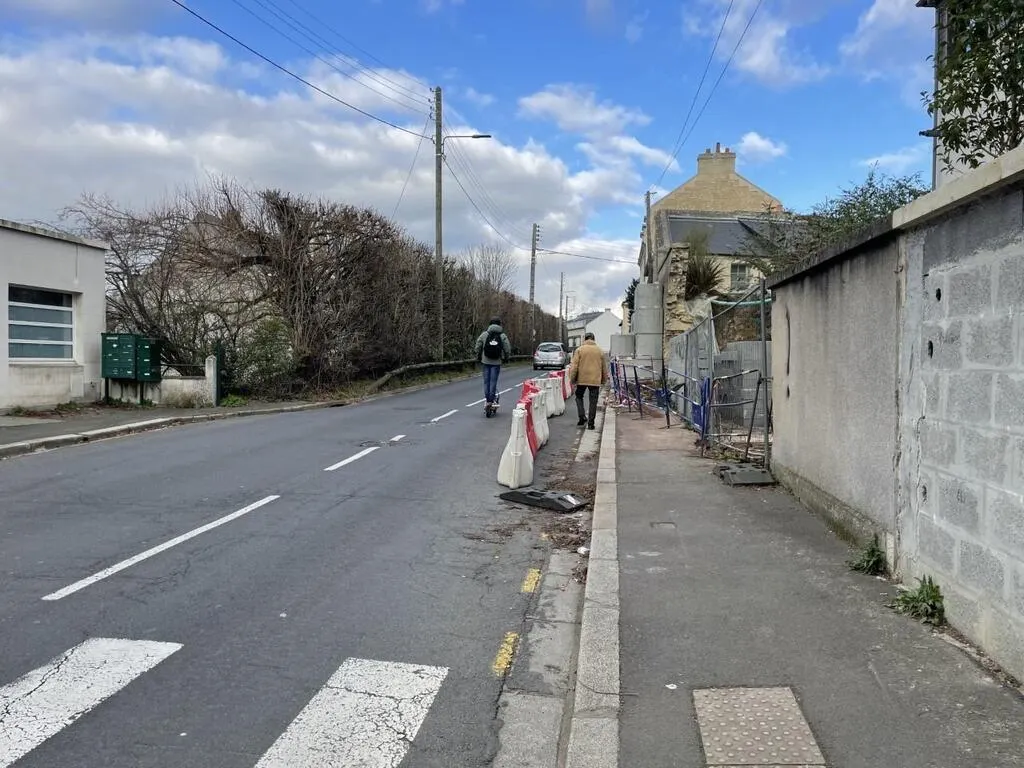 Mur écroulé avenue de Courseulles à Caen la Ville a lancé une