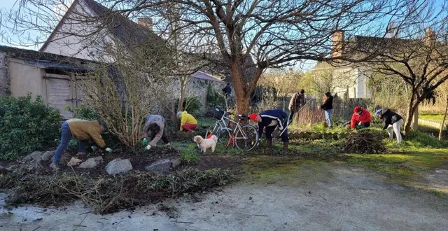 photo  les bénévoles ont fait place nette.  &copy;  le maine libre 