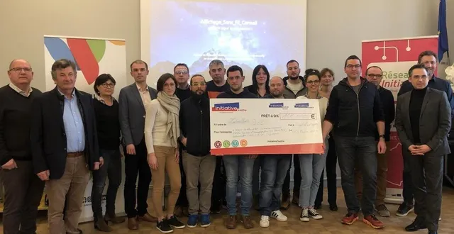 photo  les neuf bénéficiaires du prêt d’honneur délivré par initiative sarthe étaient réunis à la mairie de sablé-sur-sarthe le 8 février 2023.  &copy;  ouest-france 