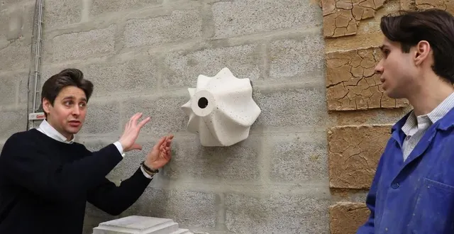 photo  le professeur de design au lycée gabriel accompagne les élèves dans l’ensemble des étapes de création des nichoirs, qui trouveront leur place dans les rues et sur les bâtiments d’argentan (orne).  &copy;  ouest-france 